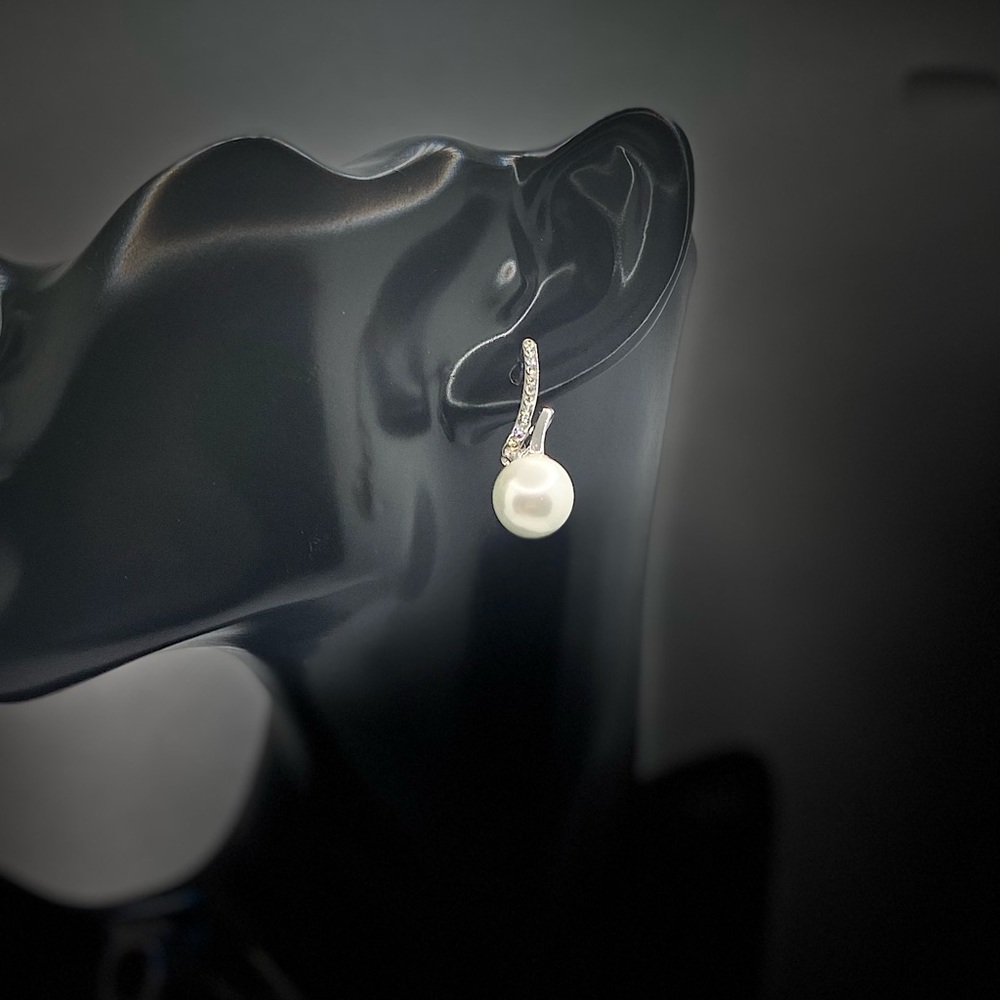 2 Pairs of high quality stunning earrings